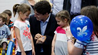 Photo numéro 2 de la galerie de photos Le premier ministre Justin Trudeau, le ministre Jean-Yves Duclos et le député Joël Lightbound participent aux célébrations de la Saint-Jean à Boischatel, au Québec