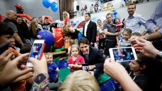 Photo numéro 3 de la galerie de photos Le premier ministre Justin Trudeau, le ministre Jean-Yves Duclos et le député Joël Lightbound participent aux célébrations de la Saint-Jean à Boischatel, au Québec