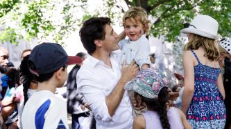Photo number 7 from the photo gallery Prime Minister Justin Trudeau and Sophie Grégoire Trudeau celebrate Saint-Jean with their children in Villeray, Quebec