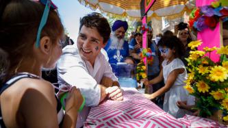 Photo number 9 from the photo gallery Prime Minister Justin Trudeau and Sophie Grégoire Trudeau celebrate Saint-Jean with their children in Villeray, Quebec