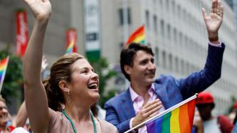 Photo numéro 7 de la galerie de photos Le premier ministre Justin Trudeau, Sophie Grégoire Trudeau et les enfants participent au Défilé de la fierté de Toronto