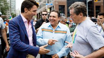 Photo numéro 12 de la galerie de photos Le premier ministre Justin Trudeau, Sophie Grégoire Trudeau et les enfants participent au Défilé de la fierté de Toronto