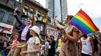 Photo numéro 17 de la galerie de photos Le premier ministre Justin Trudeau, Sophie Grégoire Trudeau et les enfants participent au Défilé de la fierté de Toronto