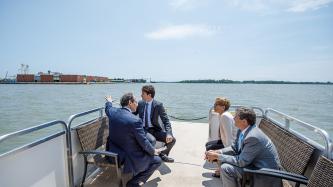Photo number 3 from the photo gallery Prime Minister Justin Trudeau takes part in an announcement regarding the development of Toronto's Port Lands