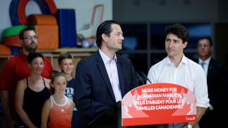 Photo number 11 from the photo gallery Prime Minister Justin Trudeau speaks with families at the East Bayfield Recreation Centre in Barrie, Ontario