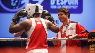 Photo number 2 from the photo gallery Prime Minister Justin Trudeau attends the “12 Rounds d’Espoir pour les Princes” charity event in Montréal