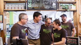 Photo number 2 from the photo gallery Prime Minister Justin Trudeau drops by the EcoCafé in St. Jacobs, Ontario