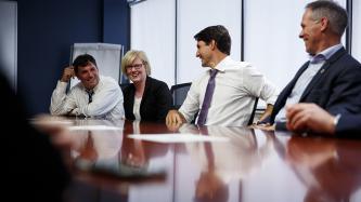 Photo number 4 from the photo gallery Prime Minister Justin Trudeau speaks with employees at the Public Service Pay Centre in Miramichi, New Brunswick