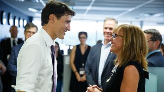 Photo number 8 from the photo gallery Prime Minister Justin Trudeau speaks with employees at the Public Service Pay Centre in Miramichi, New Brunswick