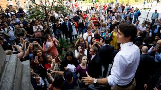 Photo number 1 from the photo gallery Prime Minister Justin Trudeau greets students at McGill University in Montréal