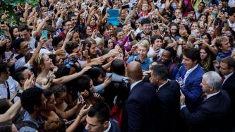 Photo number 3 from the photo gallery Prime Minister Justin Trudeau greets students at McGill University in Montréal