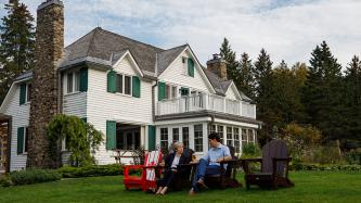Photo number 1 from the photo gallery Prime Minister Justin Trudeau welcomes the Prime Minister of the United Kingdom, Theresa May, to Harrington Lake