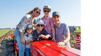 Photo number 5 from the photo gallery Prime Minister Justin Trudeau, Sophie Grégoire Trudeau and their children attend the International Plowing Match in Walton, Ontario