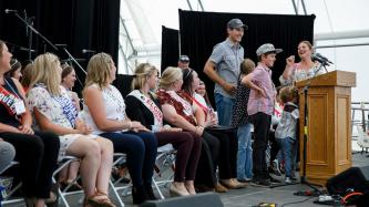 Photo number 6 from the photo gallery Prime Minister Justin Trudeau, Sophie Grégoire Trudeau and their children attend the International Plowing Match in Walton, Ontario
