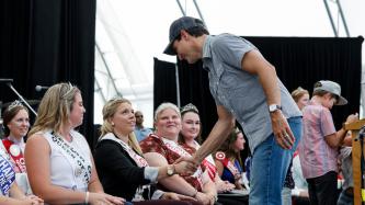 Photo number 7 from the photo gallery Prime Minister Justin Trudeau, Sophie Grégoire Trudeau and their children attend the International Plowing Match in Walton, Ontario