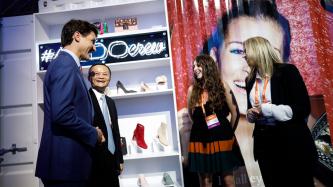 Photo numéro 3 de la galerie de photos Le premier ministre Justin Trudeau et le président exécutif d’Alibaba, Jack Ma, rencontrent des fournisseurs lors de l’événement Gateway ’17 organisé par Alibaba à Toronto