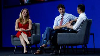 Photo number 2 from the photo gallery Prime Minister Justin Trudeau and Alibaba’s executive chairman Jack Ma take part in an armchair discussion during Alibaba's Gateway ‘17 in Toronto