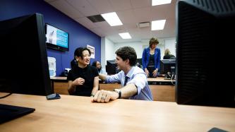 Photo number 2 from the photo gallery Prime Minister Justin Trudeau and Minister Karina Gould visit YMCA Employment Services Burlington in Burlington, Ontario