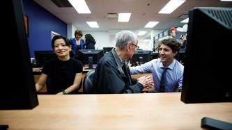 Photo number 5 from the photo gallery Prime Minister Justin Trudeau and Minister Karina Gould visit YMCA Employment Services Burlington in Burlington, Ontario