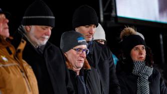 Le premier ministre Justin Trudeau assiste à une commémoration citoyenne de l’attentat survenu au Centre culturel islamique de Québec, en compagnie du premier ministre Philippe Couillard, et des maires Regis Labeaume et Valerie Plante.