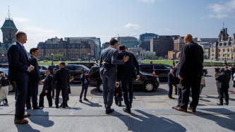 Photo numéro 1 de la galerie de photos Le premier ministre Justin Trudeau accueille le président de la France, Emmanuel Macron, au Parlement à Ottawa
