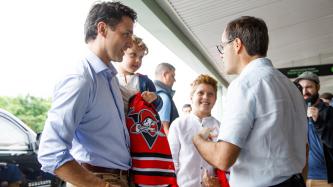 Photo number 1 from the photo gallery Prime Minister Justin Trudeau, Xavier and Hadrien visit the Drummondville market
