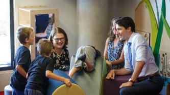 Photo number 8 from the photo gallery Prime Minister Justin Trudeau and Ministers Jane Philpott and Mary Ng visit a community centre in Markham, Ontario