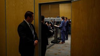 PM Trudeau and President Sánchez address the audience from podiums