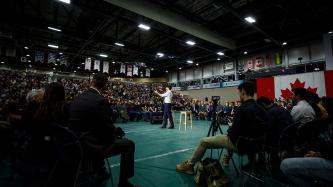 PM Trudeau speaks to the crowd