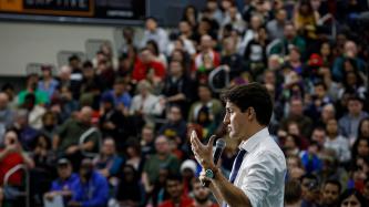 PM Trudeau speaks to the crowd