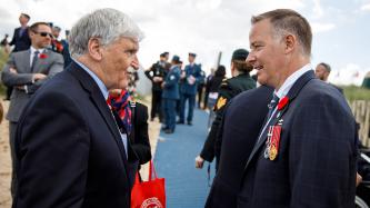 MP Stephen Fuhr speaks with General Roméo Dallaire