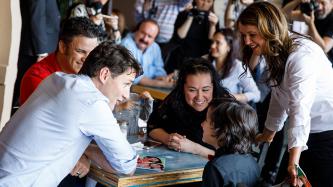 PM Trudeau and MP Dzerowicz speak with customers