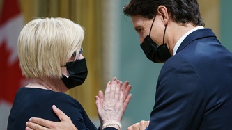 Le premier ministre Trudeau félicite la ministre Qualtrough