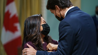 Le premier ministre Trudeau félicite la ministre Ng