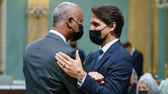 Le premier ministre Trudeau félicite le ministre Hussen