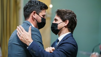 Le premier ministre Trudeau félicite le ministre Fraser