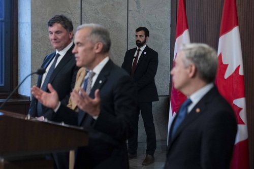 Prime Minister Carney and Ministers LeBlanc, Joly, and Champagne announce measures to protect the Canadian steel industry.